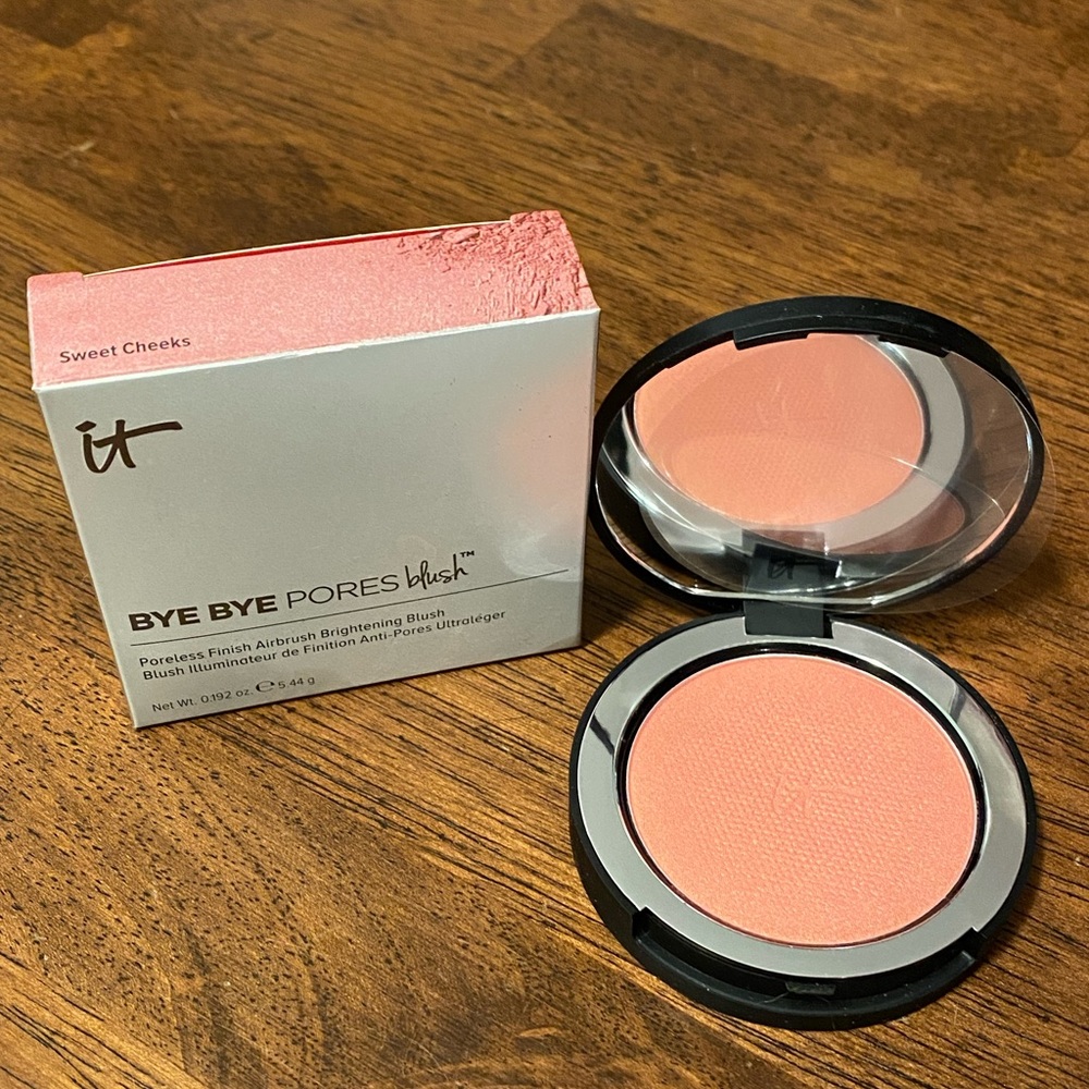 It Cosmetics Bye Bye Pores blush